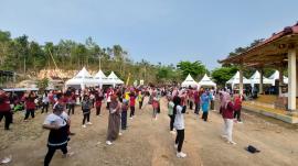 Senam Massal dan Jalan Sehat Dalam Rangka Hari Ke 77 Jadi Kalurahan Giripurwo 